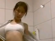 洗澡小妹妹